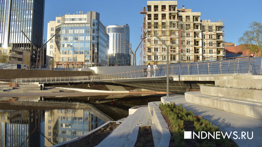 В Екатеринбурге продолжают благоустраивать набережную за ледовой ареной (ФОТО)