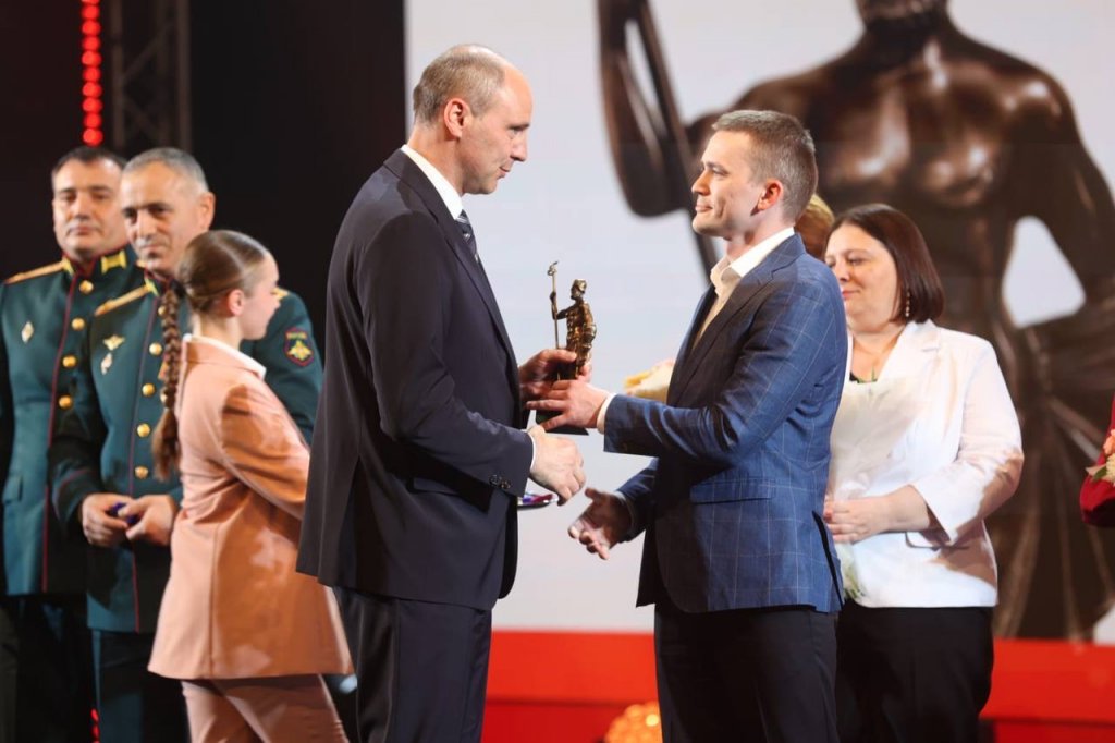 Уральским врачам раздали «медицинский Оскар»