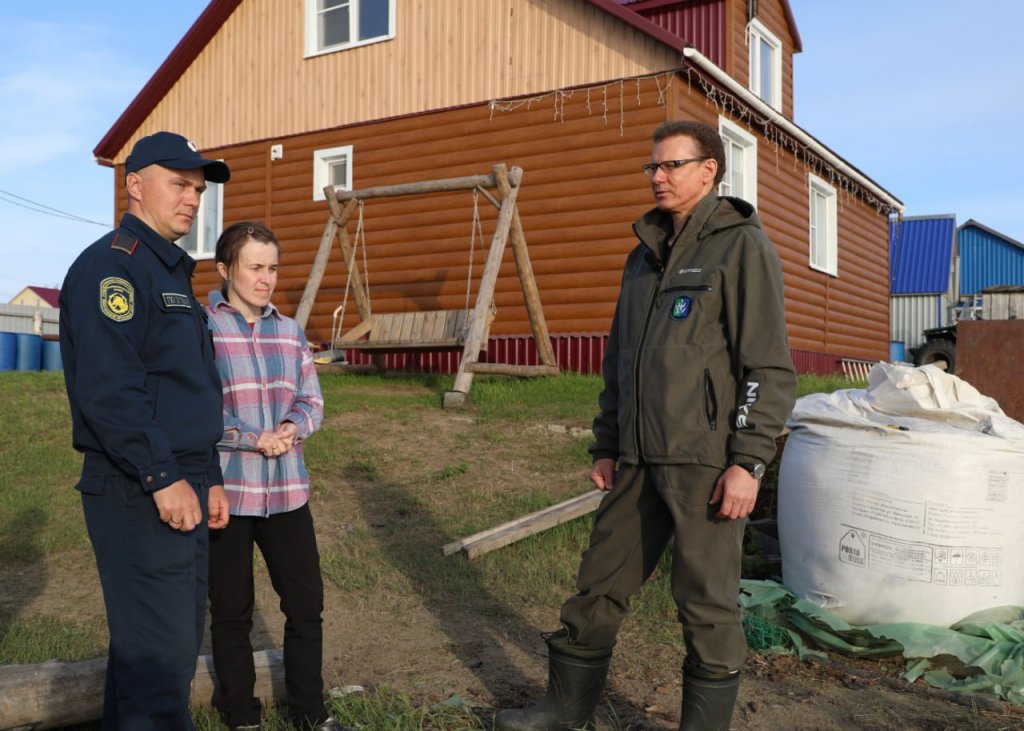 В селе Шурышкары ликвидируют последствия потопа