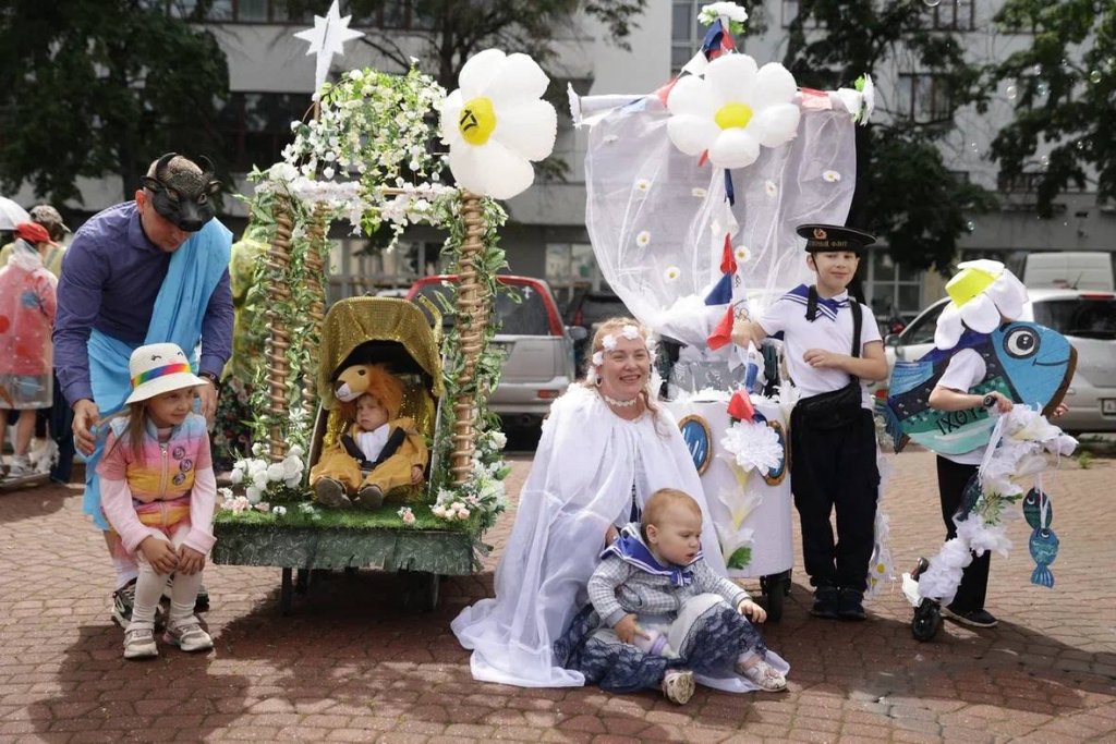 Екатеринбург отметил праздник Белого цветка