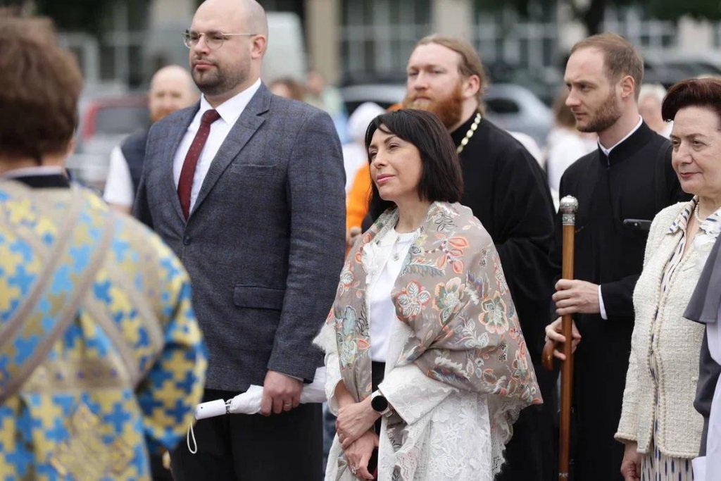 Екатеринбург отметил праздник Белого цветка