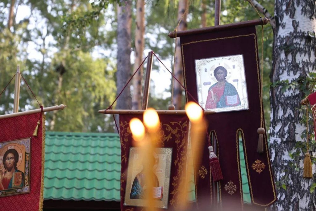 Царским крестным ходом прошли 40 тысяч человек (ФОТО)