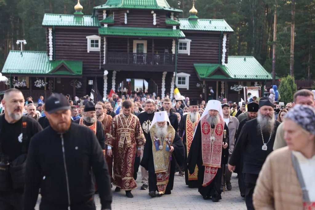 Царским крестным ходом прошли 40 тысяч человек (ФОТО)