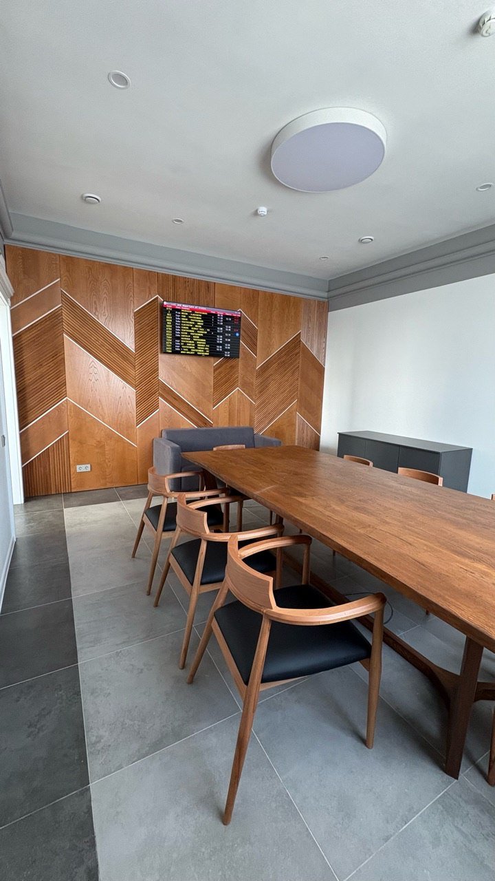 На Екатеринбургском вокзале открыли бизнес-зал с игровыми приставками и душевой