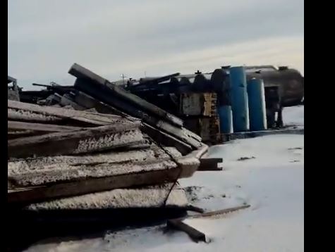 «Мы забытые люди на большой свалке»: авторы жалобы Бастрыкину показали ямальскую деревню без воды и еды