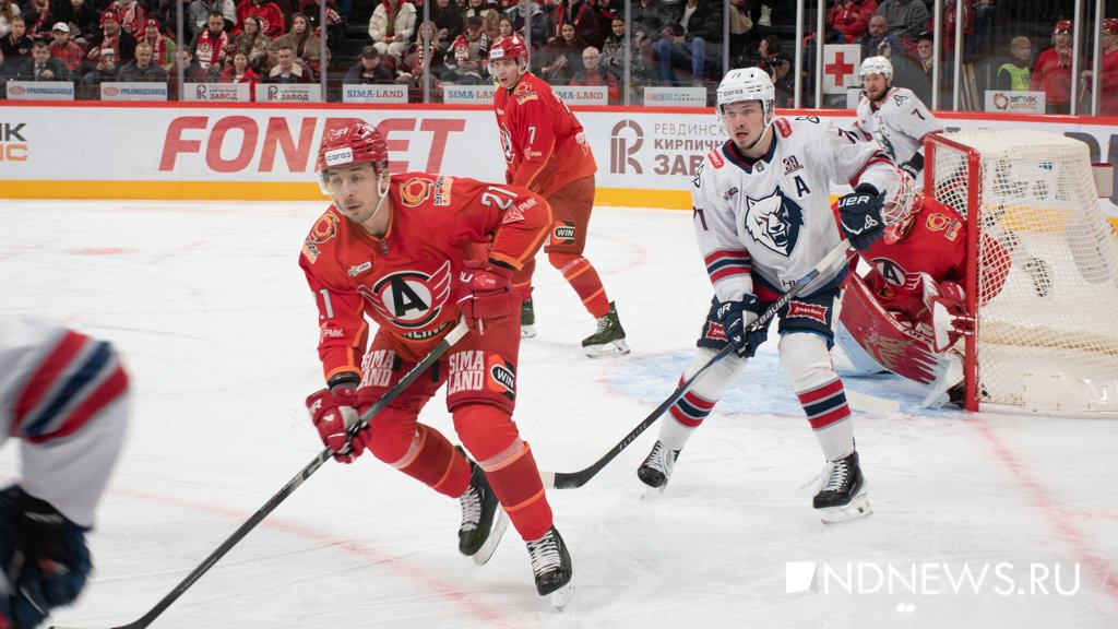 «Автомобилист» разгромил «Нефтехимик» в «пушистом» матче (ФОТО)