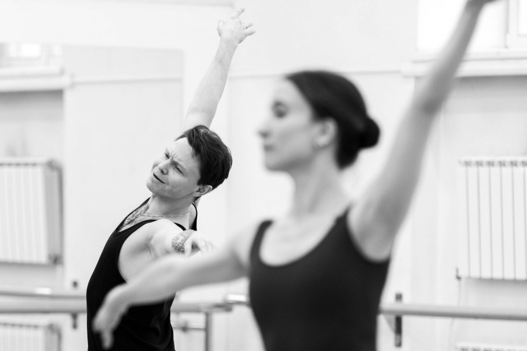 В Оперном показали репетицию премьеры «Быстрые свидания» (ФОТО)