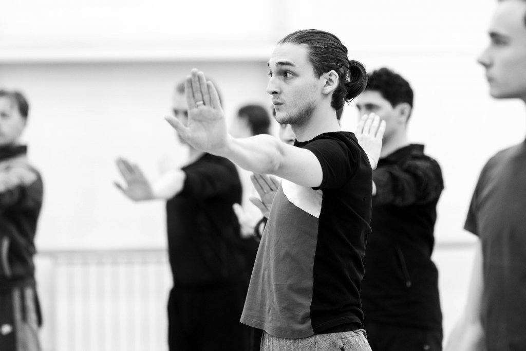 В Оперном показали репетицию премьеры «Быстрые свидания» (ФОТО)