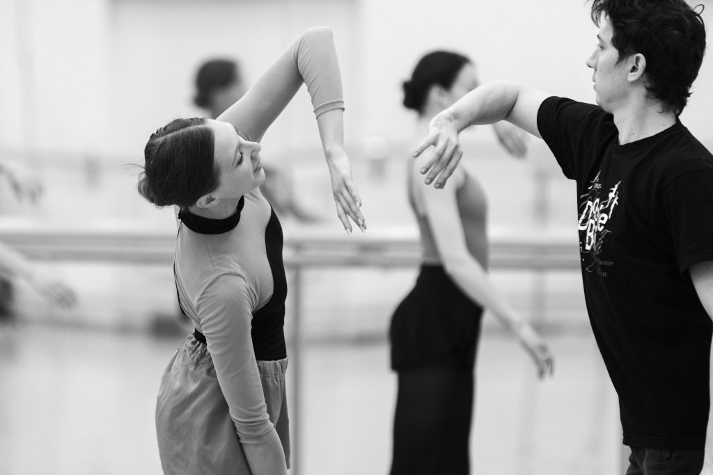 В Оперном показали репетицию премьеры «Быстрые свидания» (ФОТО)