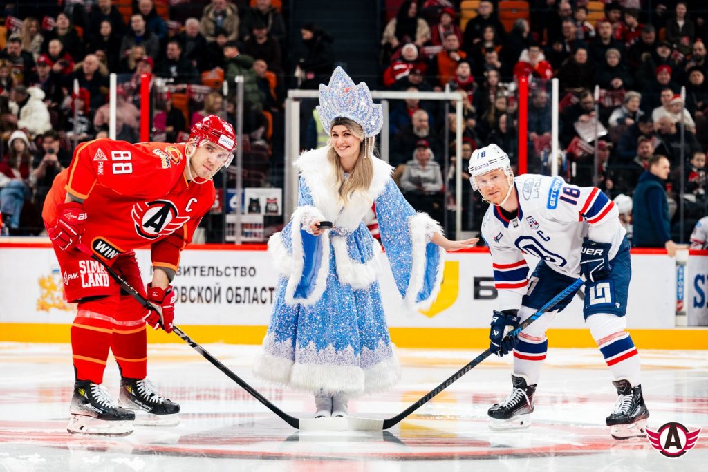 «Автомобилист» обыграл «Ладу» в новогоднем матче в Екатеринбурге