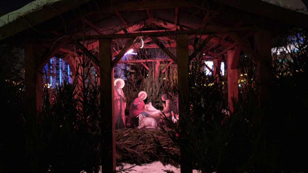 Десятки тысяч уральцев встретили Рождество в храмах