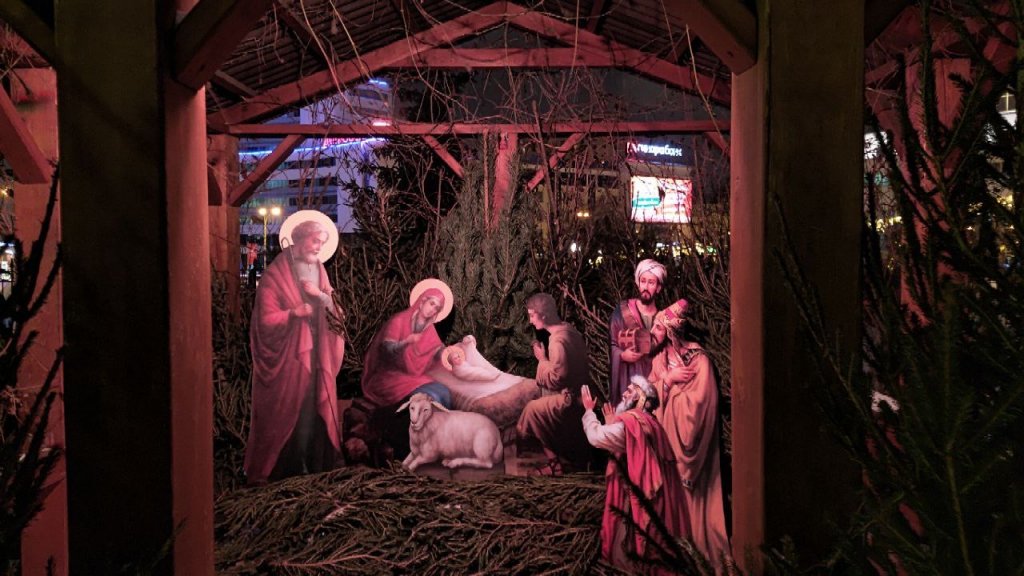 Десятки тысяч уральцев встретили Рождество в храмах