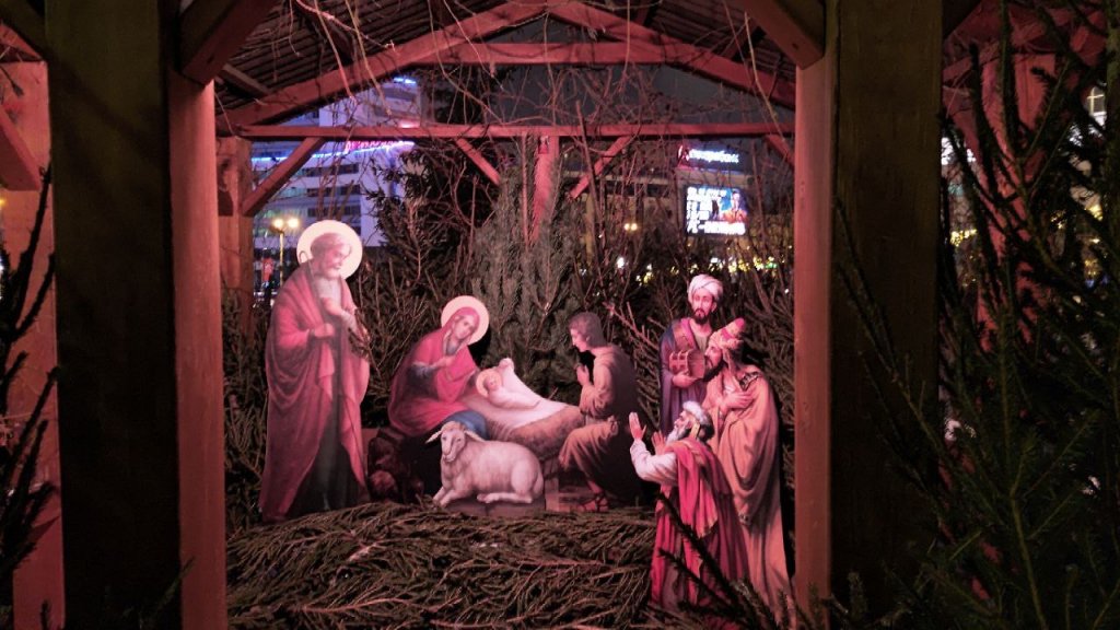 Десятки тысяч уральцев встретили Рождество в храмах