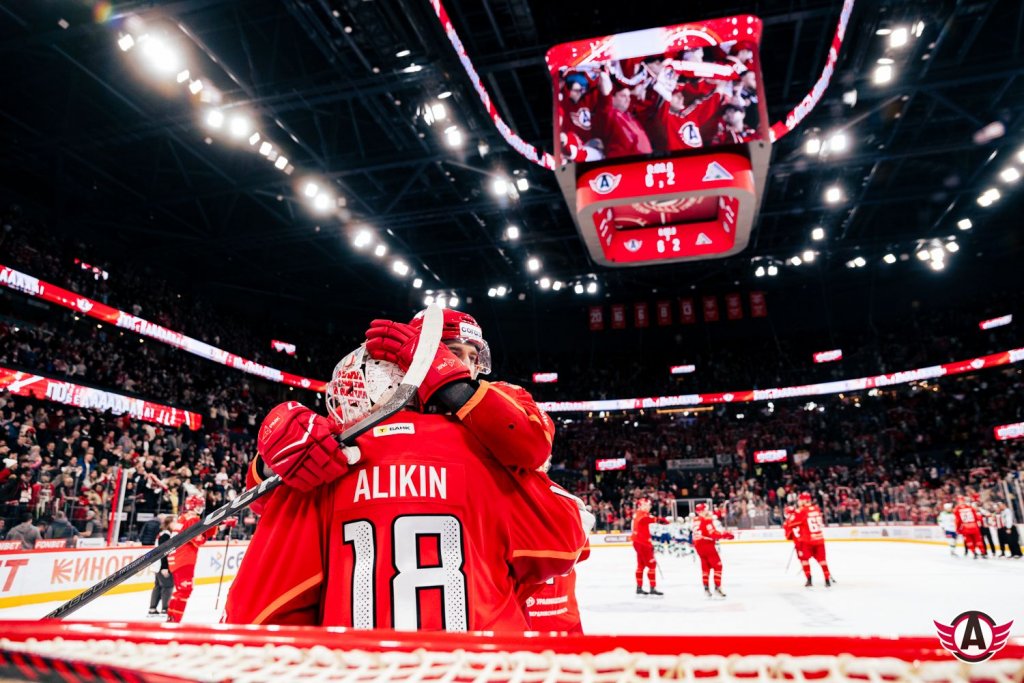 «Автомобилист» разгромил «Салават Юлаев» дома – дублями отметились Буше и Спронг