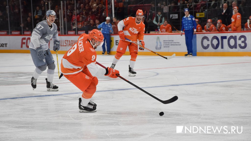 Лучшие игроки КХЛ устроили шоу в Екатеринбурге (ФОТО)