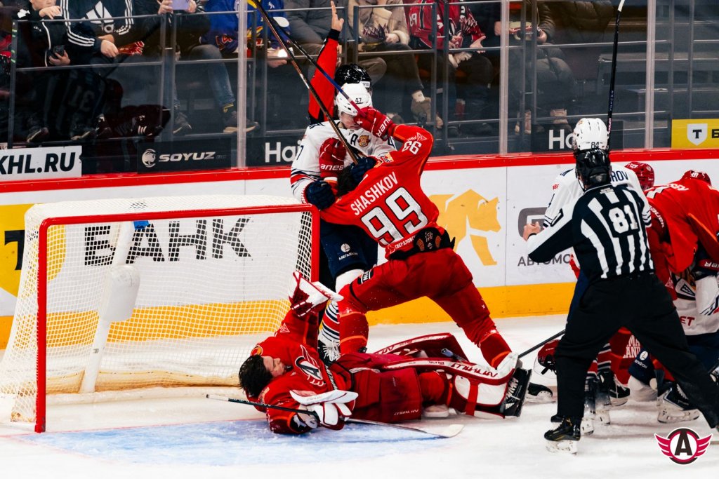 «Автомобилист» разгромил лидера КХЛ со счетом 8:1
