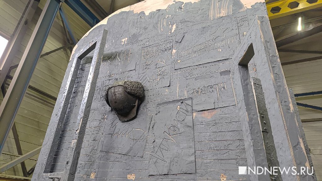 Памятник Алексею Балабанову почти готов (ФОТО)