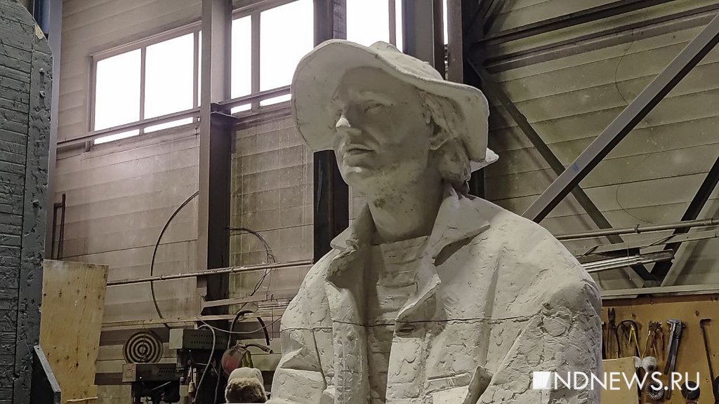 Памятник Алексею Балабанову почти готов (ФОТО)