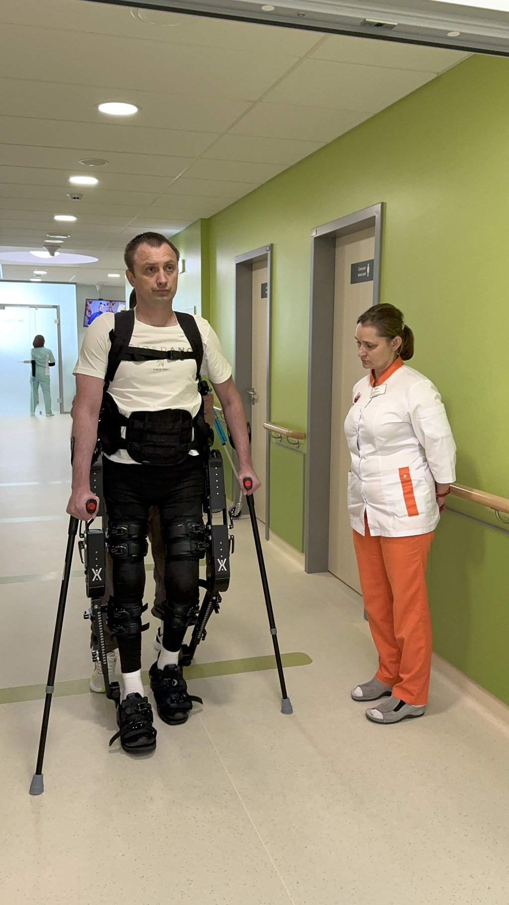 Больница Екатеринбурга купила экзоскелет для инновационной реабилитации пациентов (ФОТО)