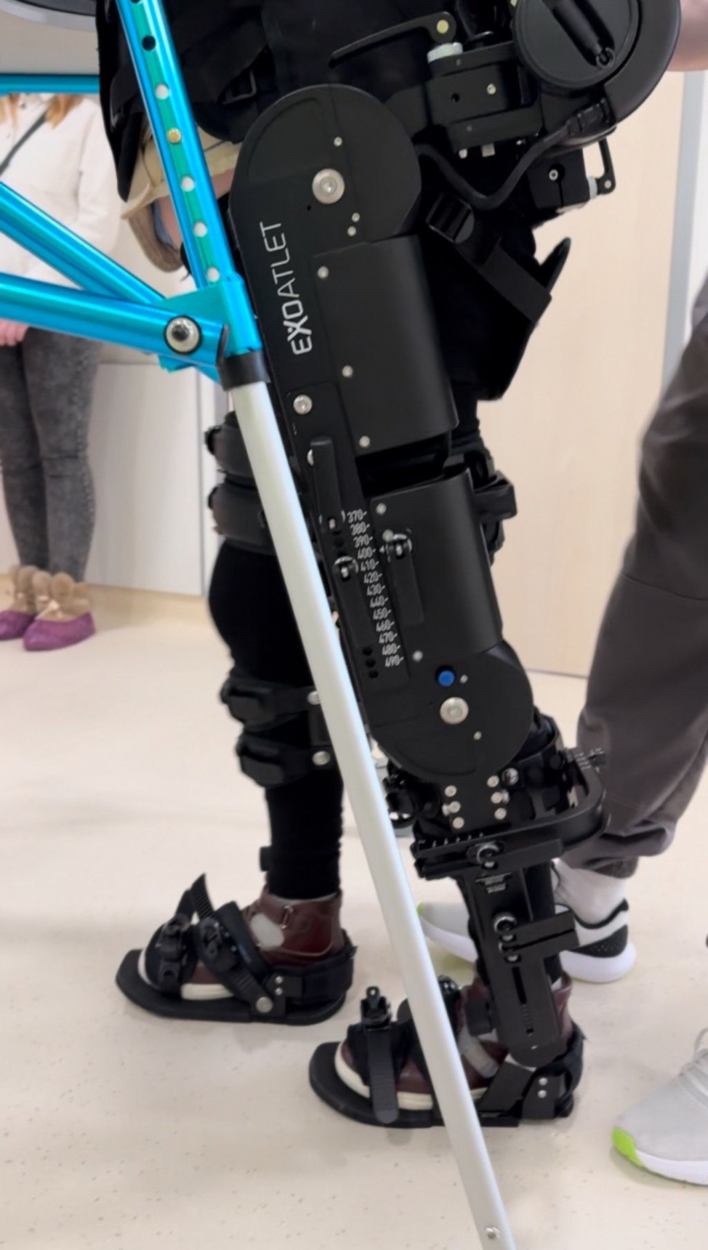Больница Екатеринбурга купила экзоскелет для инновационной реабилитации пациентов (ФОТО)