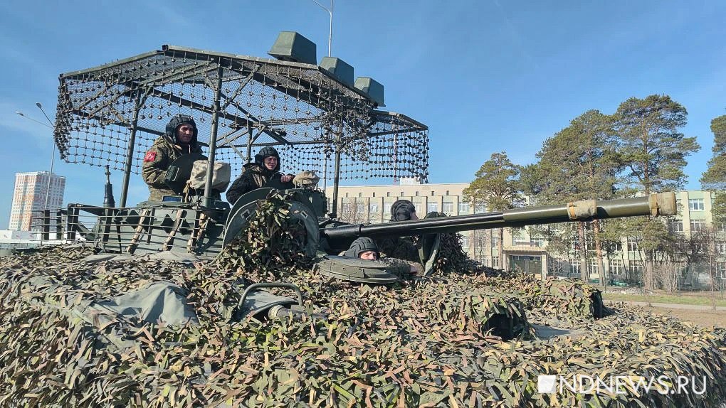 По Вторчермету проехали танки (ФОТО)