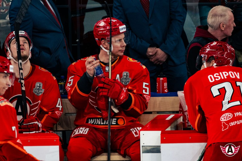 «Автомобилист» еще в игре: уральцы победили «Салават» на домашнем льду и вернули серию в Уфу