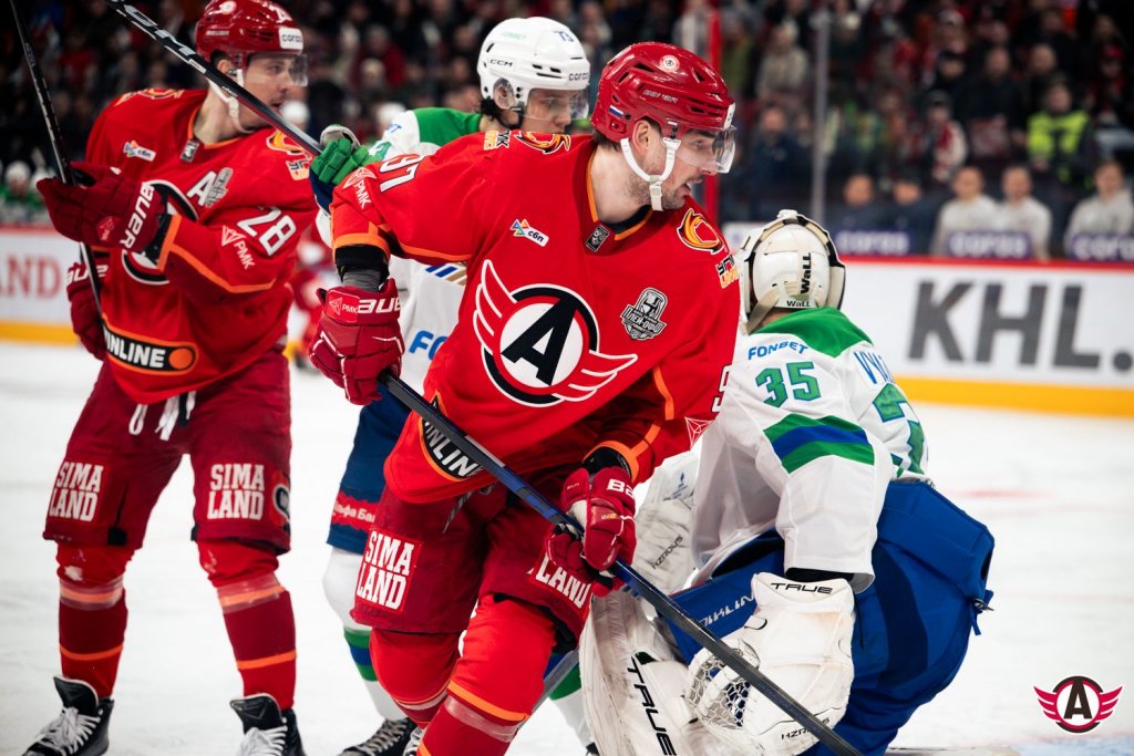 «Автомобилист» еще в игре: уральцы победили «Салават» на домашнем льду и вернули серию в Уфу