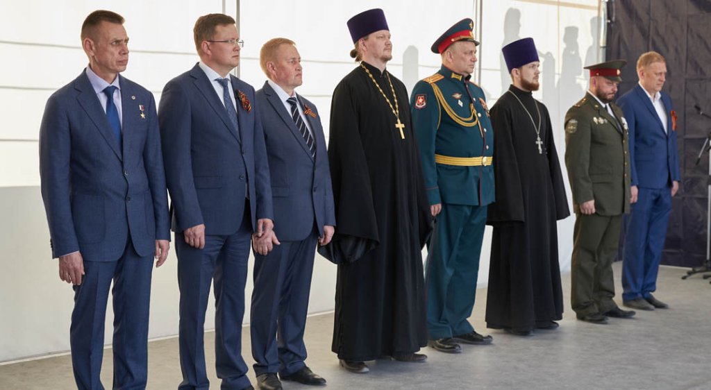 В Академическом прошел патриотический «Парад Поколений», посвященный Дню Победы (ФОТО)