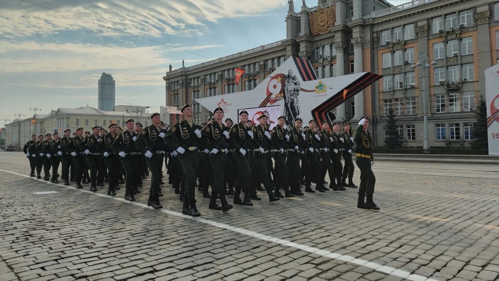 Проходит финальная репетиция перед парадом