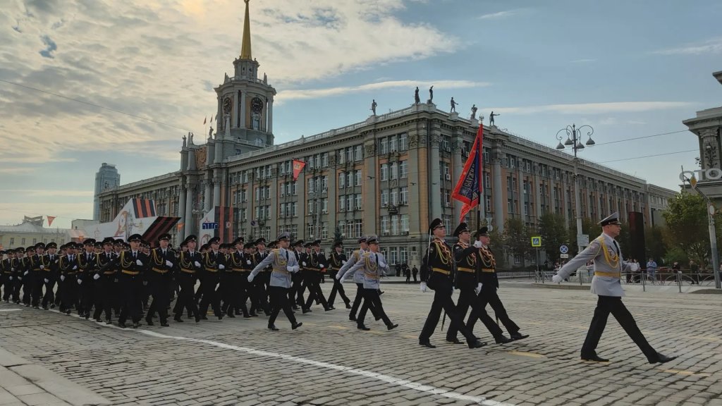 Проходит финальная репетиция перед парадом