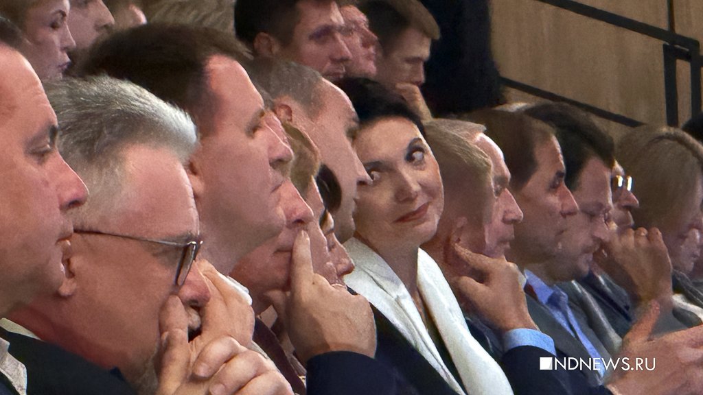 Паслер поздравил учителей и поблагодарил депутатов: «Образование у нас в приоритете»