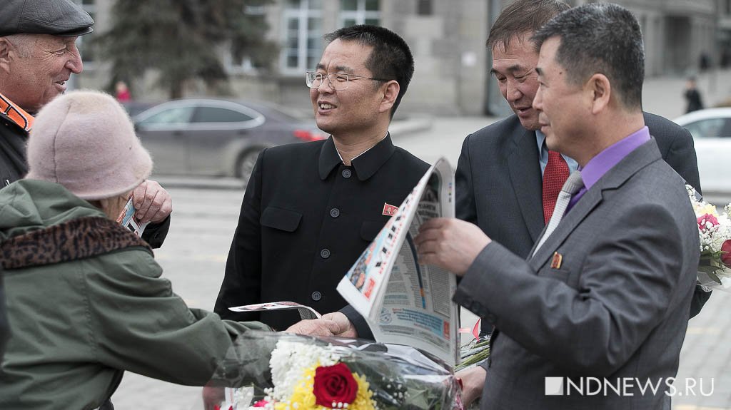 Новый День: На день рождения Ленина в Екатеринбурге пришли строители из Северной Кореи (ФОТО)
