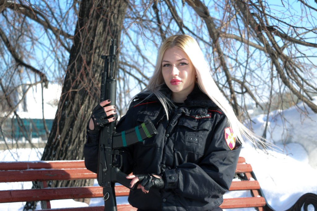Новый День: Сексуальный прапорщик из Екатеринбурга поднимет боевой дух Росгвардии (ФОТО)