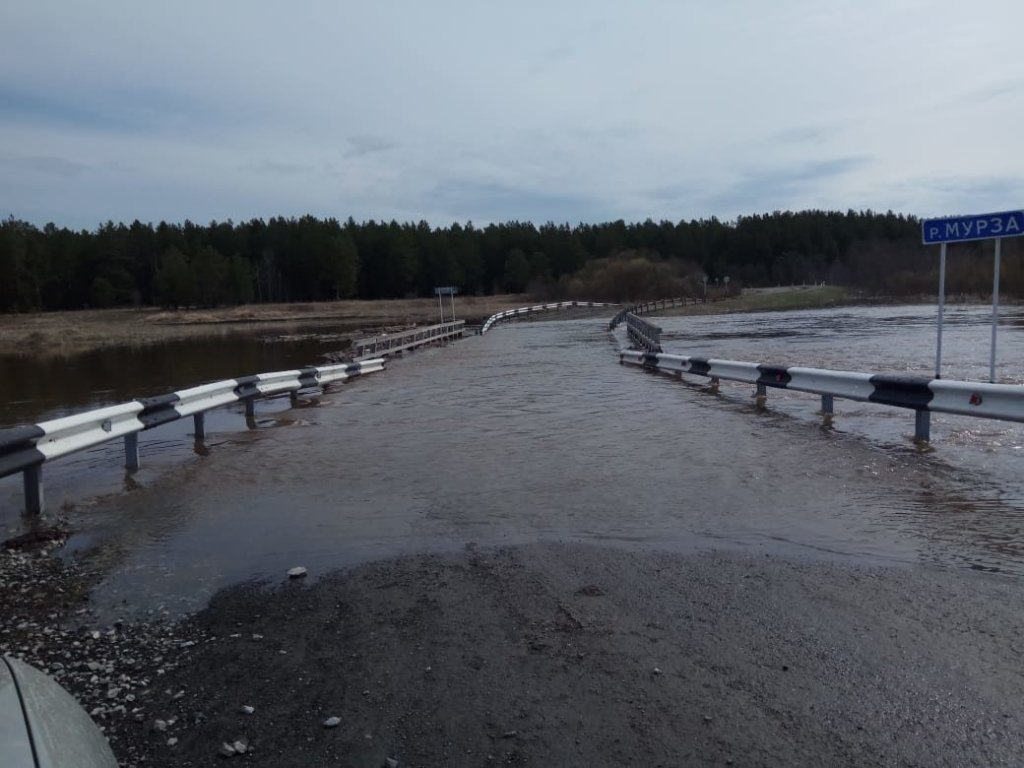 В двух районах Среднего Урала из-за паводка перекрыты мосты