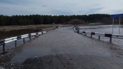 В двух районах Среднего Урала из-за паводка перекрыты мосты