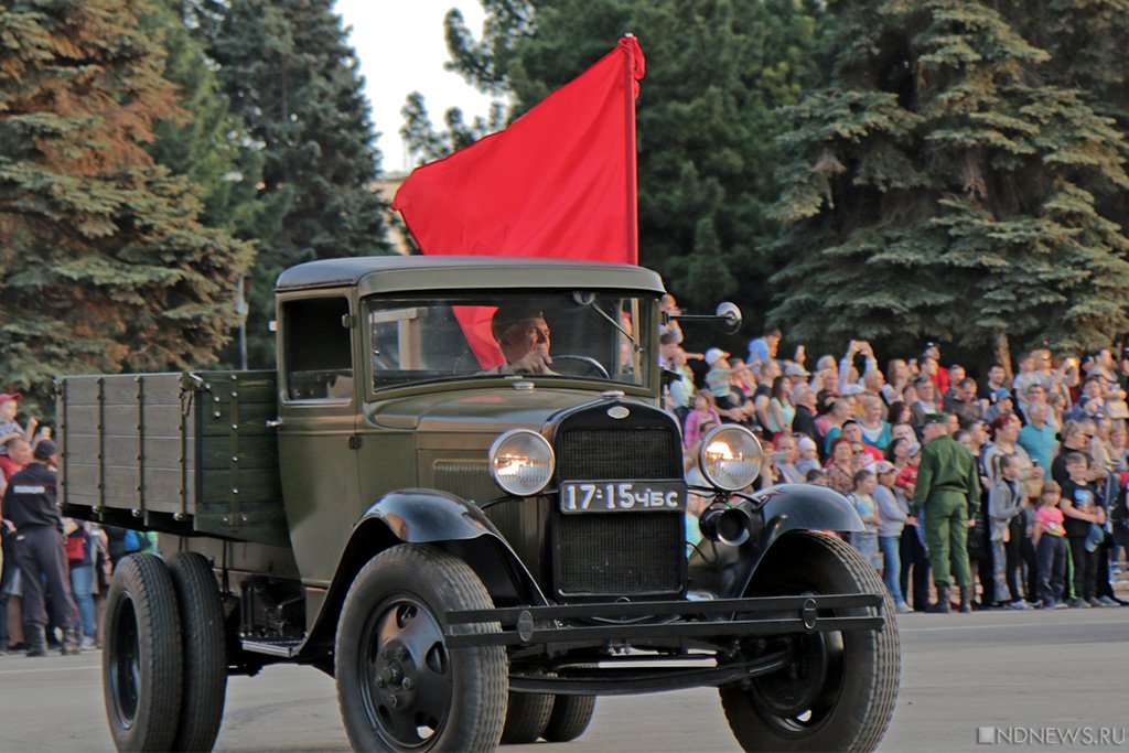 Новый День: Аты-баты, шли солдаты: в Челябинске отрепетировали Парад Победы (ФОТО)