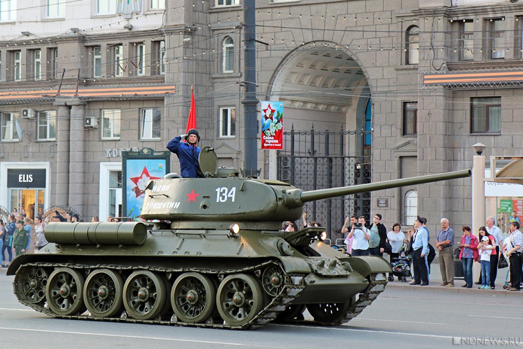 Новый День: Аты-баты, шли солдаты: в Челябинске отрепетировали Парад Победы (ФОТО)
