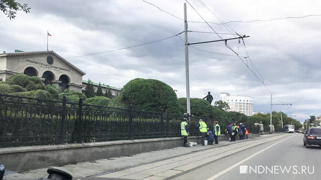 Новый День: Здание УрФУ оцепили в ожидании президента (ФОТО)