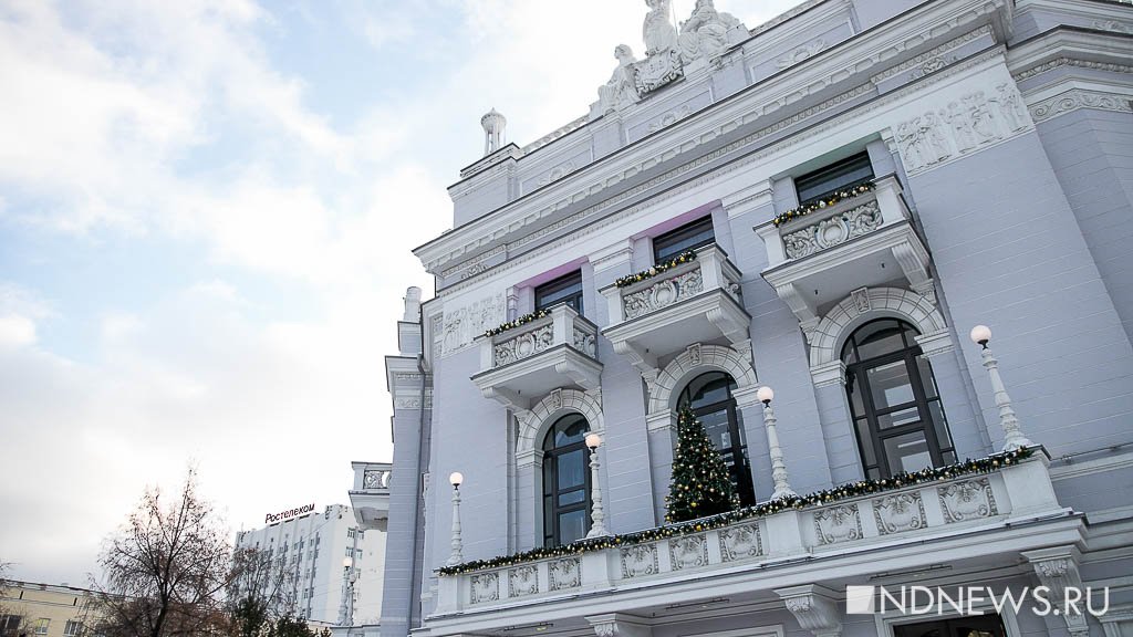 Новый День: Сроки реконструкции сквера у оперного театра провалены (ФОТО)