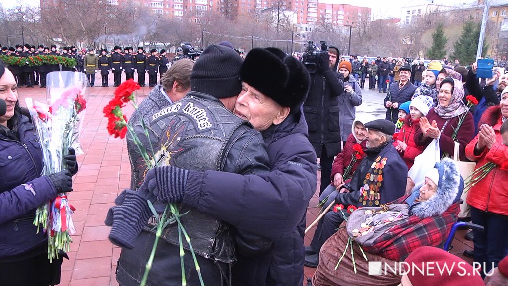 Новый День: РМК подарила ветеранам Уральского добровольческого танкового корпуса новые автомобили (ФОТО, ВИДЕО)