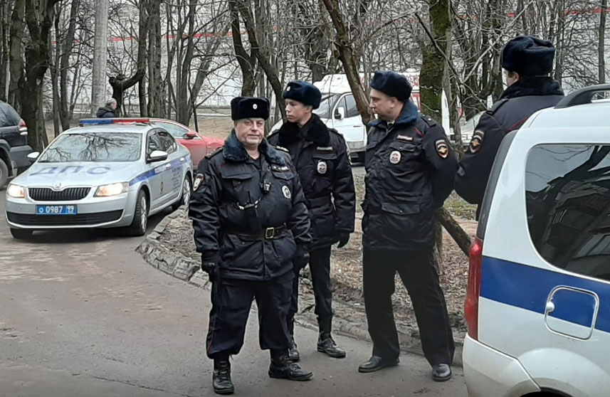 Новый День: Московский район Кунцево вновь стал горячей точкой: на площадку ГК ПИК прибыл полицейский из дела Голунова