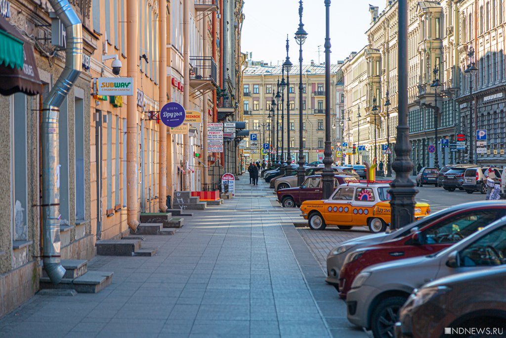 Новый День: Обычное утро: как Петербург переживает жесткий карантин (ФОТОРЕПОРТАЖ)