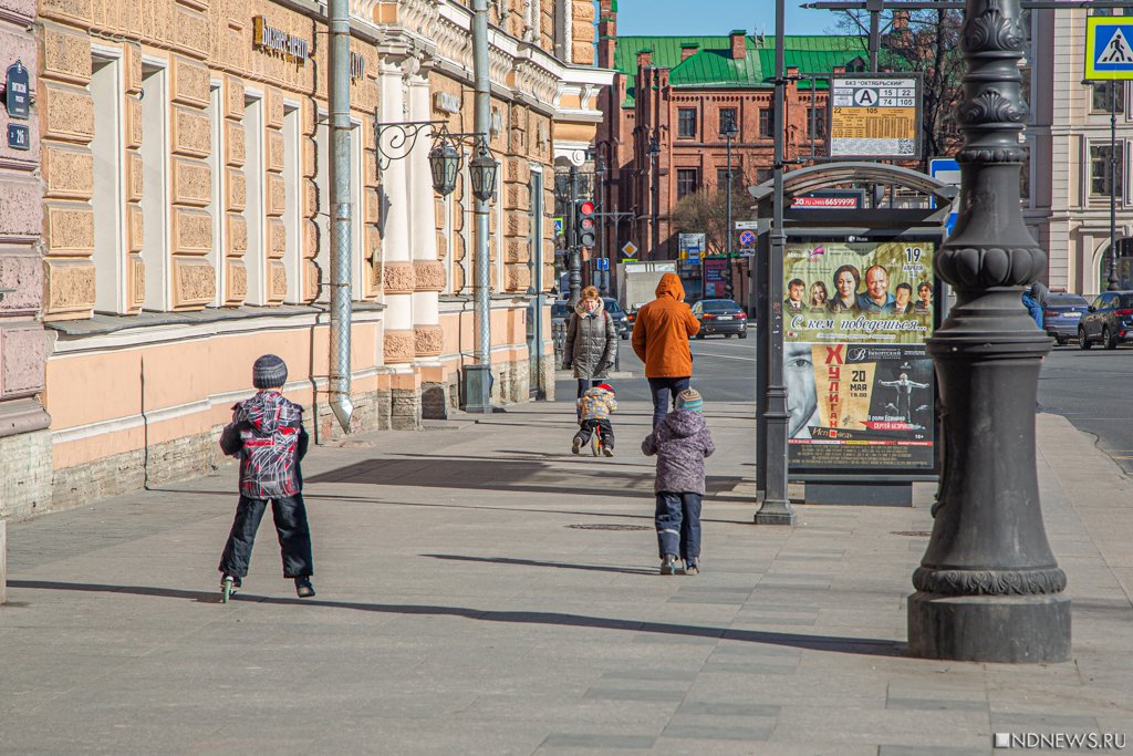 Новый День: Обычное утро: как Петербург переживает жесткий карантин (ФОТОРЕПОРТАЖ)