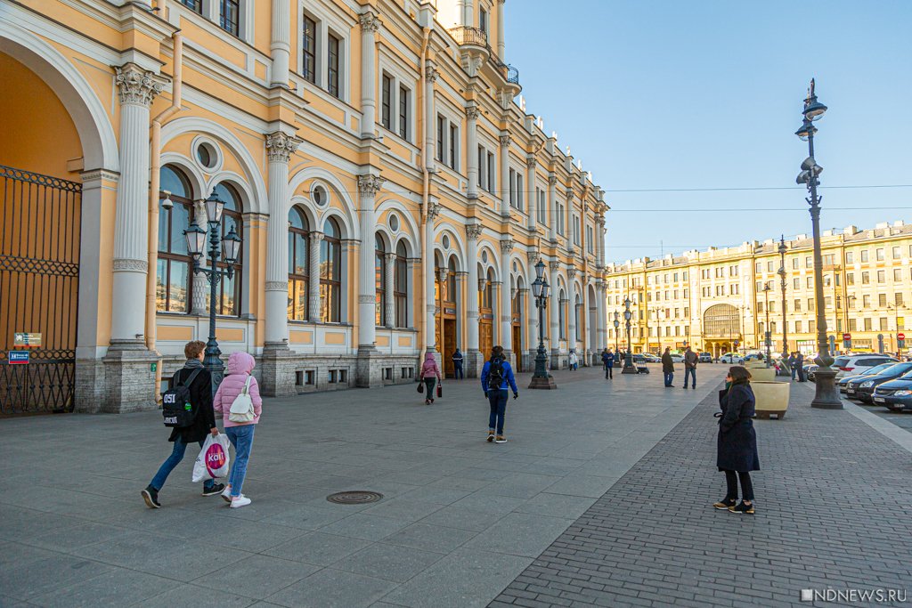 Новый День: Обычное утро: как Петербург переживает жесткий карантин (ФОТОРЕПОРТАЖ)