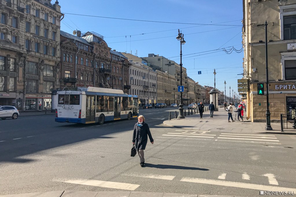 Новый День: Гуляем! Индекс самоизоляции в Петербурге упал до рекордно низких значений (ФОТОРЕПОРТАЖ)