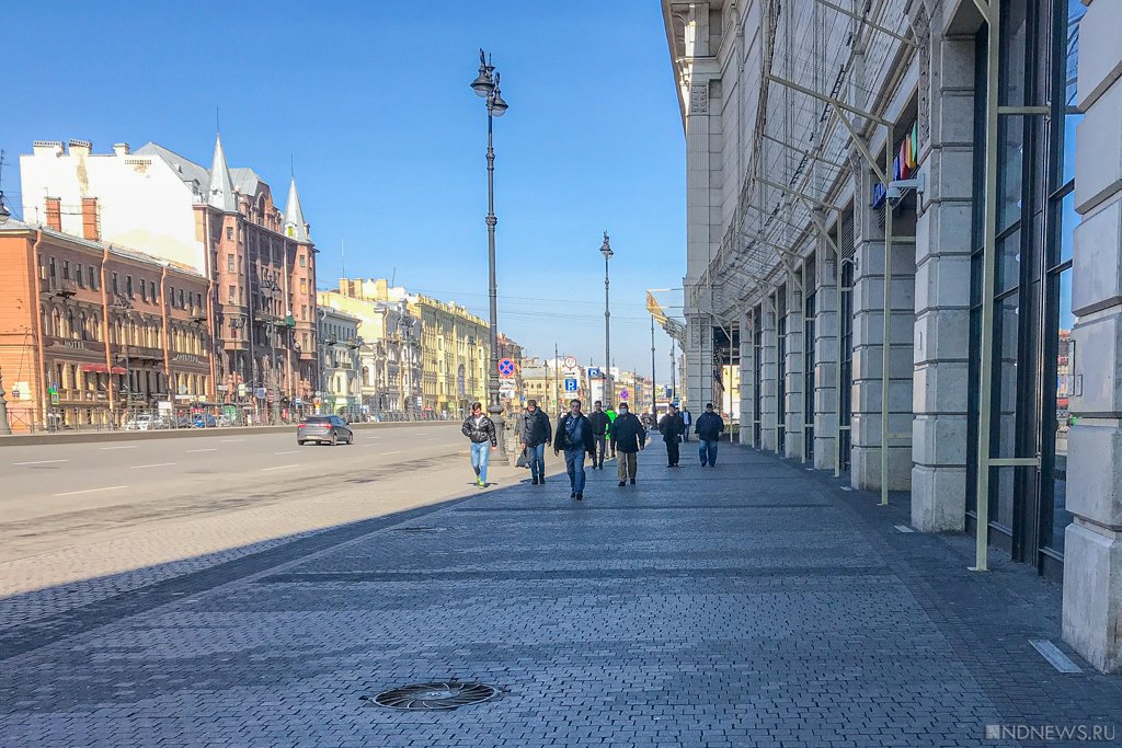 Новый День: Гуляем! Индекс самоизоляции в Петербурге упал до рекордно низких значений (ФОТОРЕПОРТАЖ)