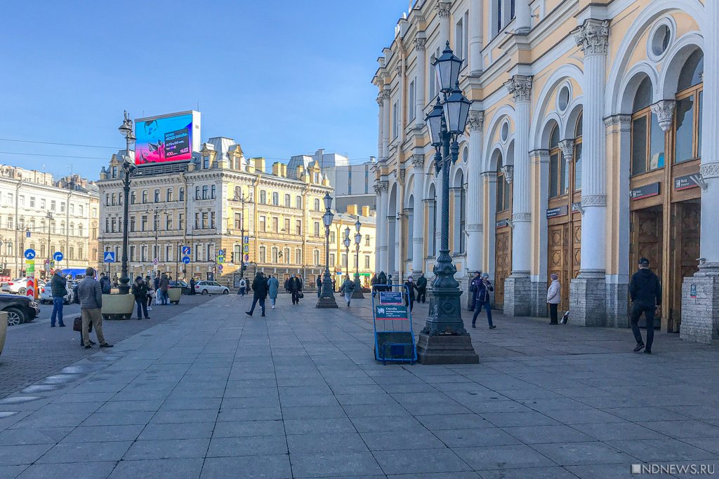 Новый День: Гуляем! Индекс самоизоляции в Петербурге упал до рекордно низких значений (ФОТОРЕПОРТАЖ)