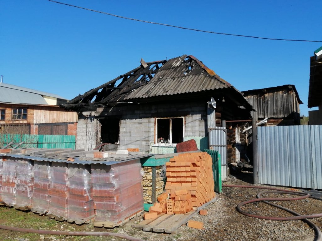Новый День: В Свердловской области в горящем доме погиб ребенок (ФОТО)