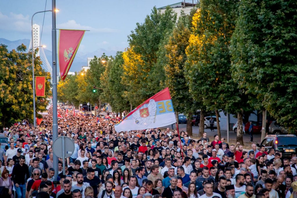 Новый День: В Черногории после акций протеста полиция задерживает священников Сербской православной церкви