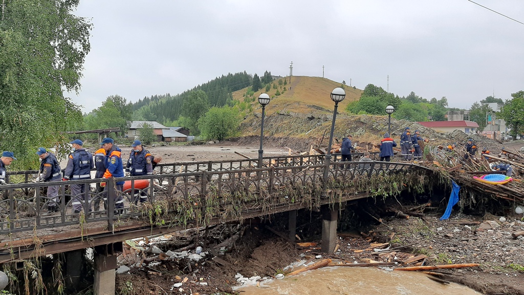 Новый День: Спасатели покидают зону ЧС в Нижних Сергах (ФОТО)